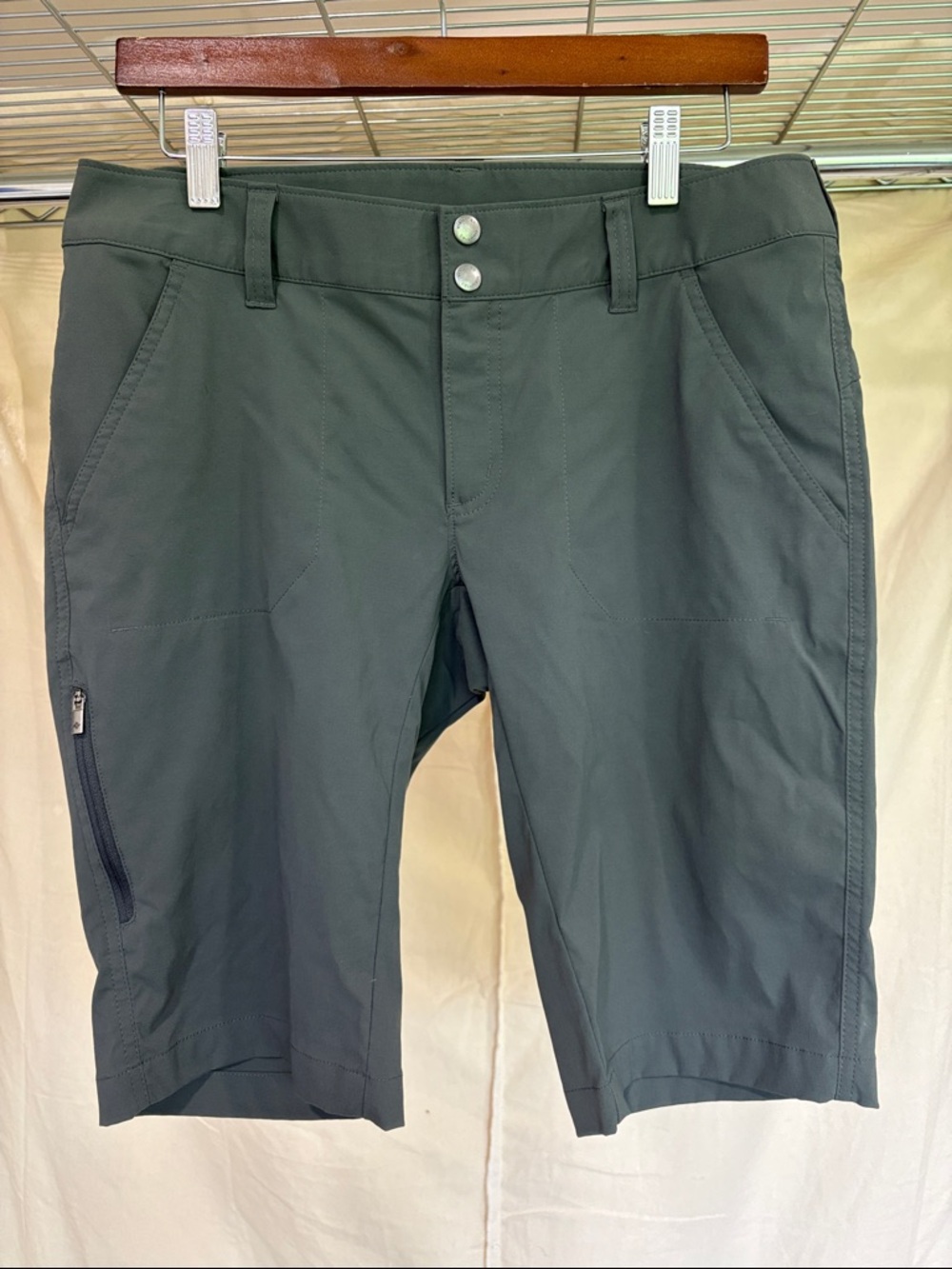 Columbia Women's Olive Green Outdoor Hybrid Shorts